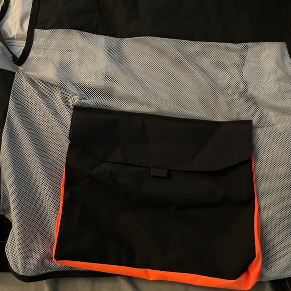 Life code utility vest - Picture 4 of 4